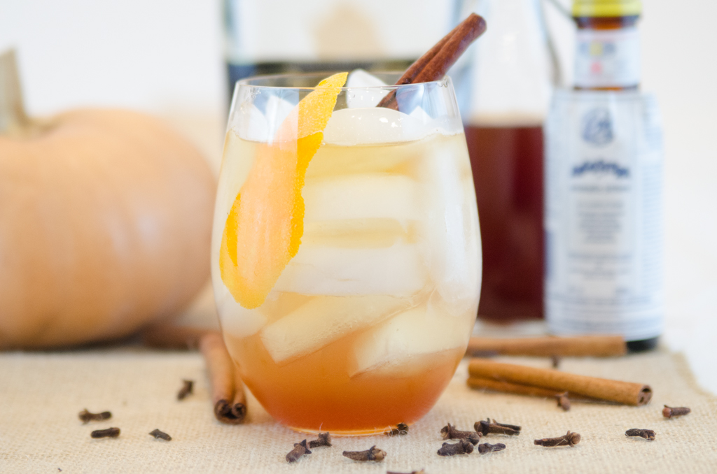 Pumpkin Spice Sprtizer with Whiskey